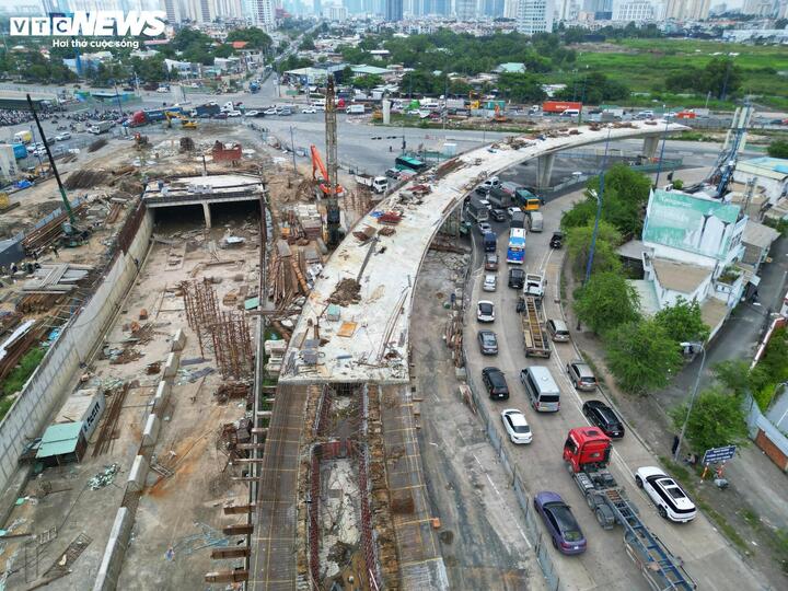 Vì sao TP.HCM giải ngân đầu tư công chậm chạp?- Ảnh 3. Vì sao TP.HCM giải ngân đầu tư công chậm chạp?- Ảnh 3.