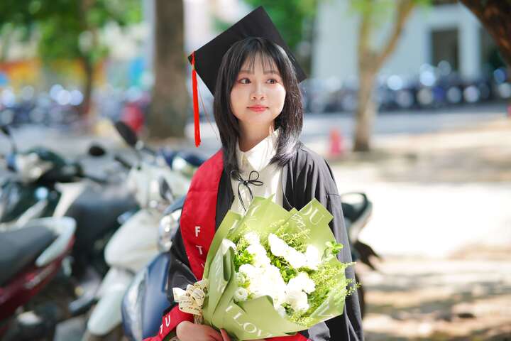Nữ sinh tốt nghiệp thủ khoa Đại học Ngoại thương điểm tuyệt đối- Ảnh 1. Nữ sinh tốt nghiệp thủ khoa Đại học Ngoại thương điểm tuyệt đối- Ảnh 1.