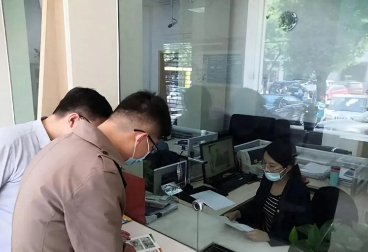 Khách yêu cầu chuyển khoản 140 triệu, ngân hàng chuyển nhầm 1,4 tỷ đồng nhưng tòa án tuyên bố: "Người nhận không phải trả lại tiền"- Ảnh 1.
