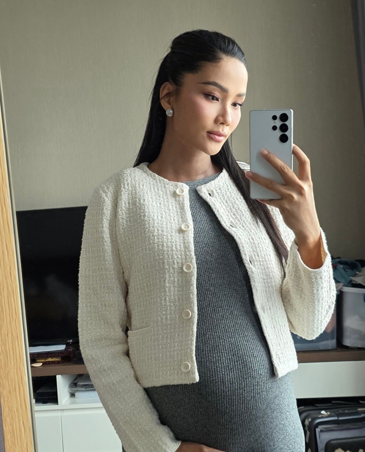 Loại nước dân dã Hoa hậu H'Hen Niê chăm dùng để tóc dày dài, đen bóng suốt thai kỳ: Là Loại nước dân dã Hoa hậu H'Hen Niê chăm dùng để tóc dày dài, đen bóng suốt thai kỳ: Là
