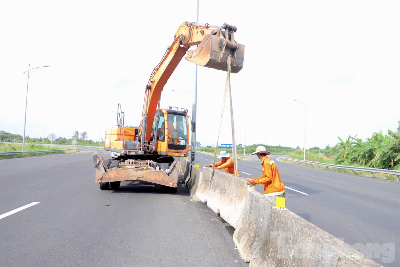 Tuyến đường nối Cần Thơ-An Giang được chi hơn 750 tỷ đồng nâng cấp sắp về đích- Ảnh 3.