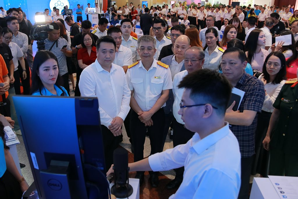 Hội chợ Chuyển đổi số ngành Thuế: Sự kiện trọng điểm kỷ niệm 80 năm ngành Thuế Việt Nam- Ảnh 3. Hội chợ Chuyển đổi số ngành Thuế: Sự kiện trọng điểm kỷ niệm 80 năm ngành Thuế Việt Nam- Ảnh 3.