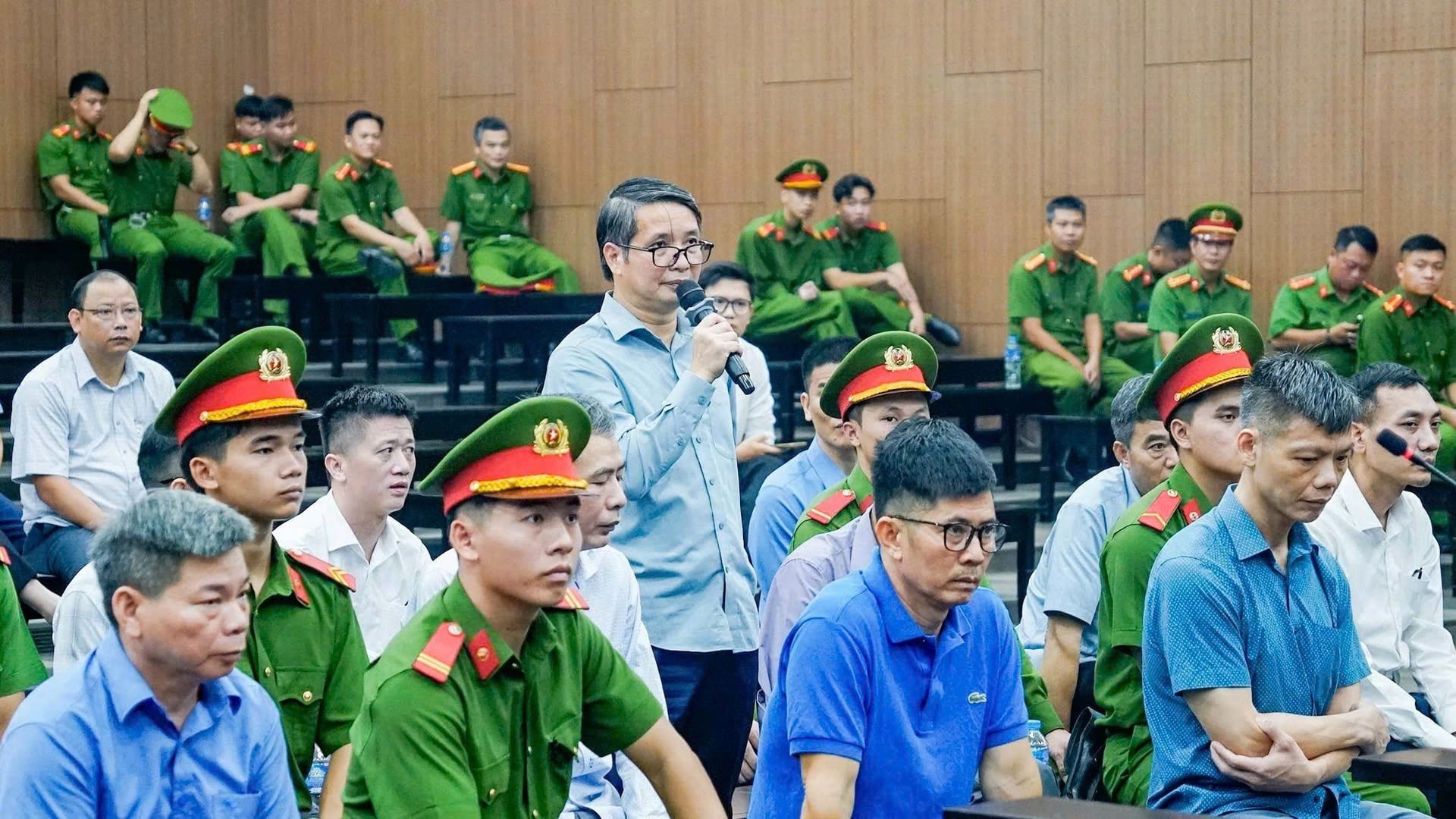 Cựu phó chủ nhiệm Văn phòng Quốc hội Phạm Thái Hà bị đề nghị 5-6 năm tù- Ảnh 1. Cựu phó chủ nhiệm Văn phòng Quốc hội Phạm Thái Hà bị đề nghị 5-6 năm tù- Ảnh 1.