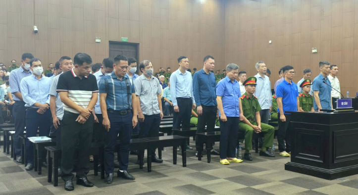Chi tiết mức án đề nghị đối với nhóm cựu cán bộ bị Tập đoàn Thuận An làm suy thoái, biến chất- Ảnh 1. Chi tiết mức án đề nghị đối với nhóm cựu cán bộ bị Tập đoàn Thuận An làm suy thoái, biến chất- Ảnh 1.