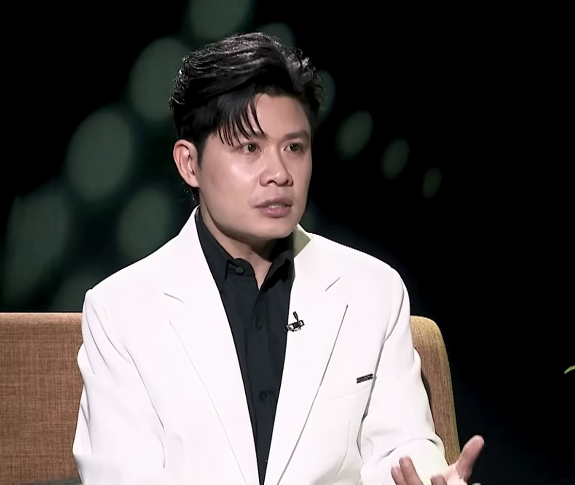 Nguyễn Văn Chung nói thẳng: "Có những người hát thiếu 2 câu tâm đắc của tôi"- Ảnh 1.