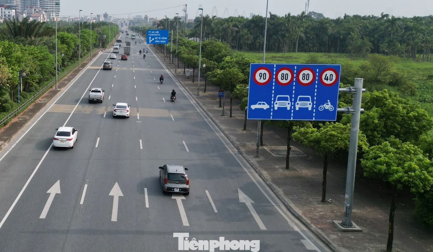 Cận cảnh 2 tuyến cao tốc Hà Nội sẽ cấm xe tải ở làn số 1- Ảnh 3. Cận cảnh 2 tuyến cao tốc Hà Nội sẽ cấm xe tải ở làn số 1- Ảnh 3.