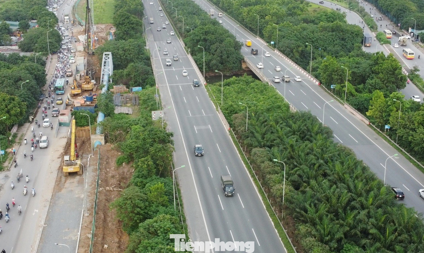 Cận cảnh 2 tuyến cao tốc Hà Nội sẽ cấm xe tải ở làn số 1- Ảnh 8. Cận cảnh 2 tuyến cao tốc Hà Nội sẽ cấm xe tải ở làn số 1- Ảnh 8.