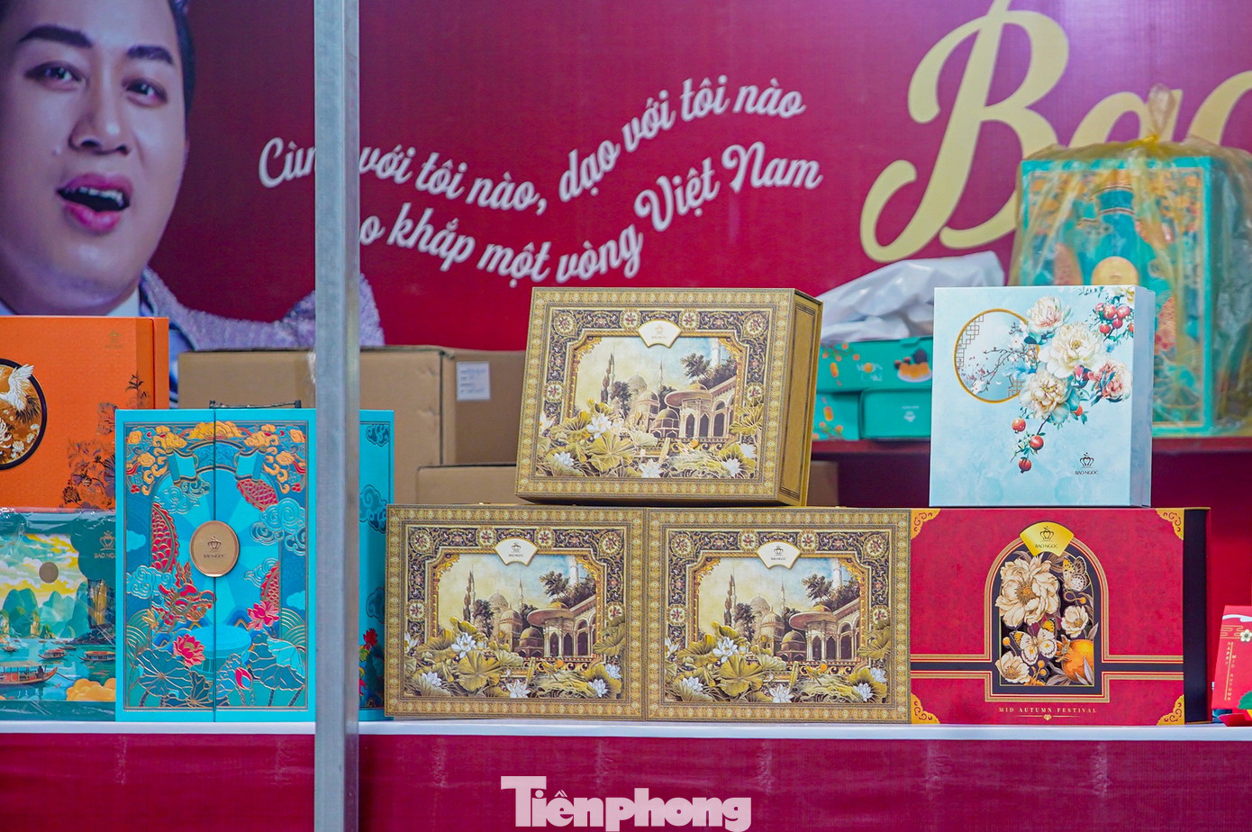 Bánh trung thu 'đổ bộ' khắp phố, tưởng không ế mà... ế không tưởng- Ảnh 6. Bánh trung thu 'đổ bộ' khắp phố, tưởng không ế mà... ế không tưởng- Ảnh 6.