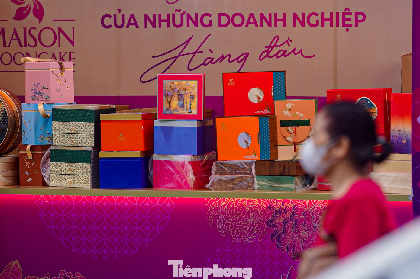 Bánh trung thu 'đổ bộ' khắp phố, tưởng không ế mà... ế không tưởng- Ảnh 17. Bánh trung thu 'đổ bộ' khắp phố, tưởng không ế mà... ế không tưởng- Ảnh 17.