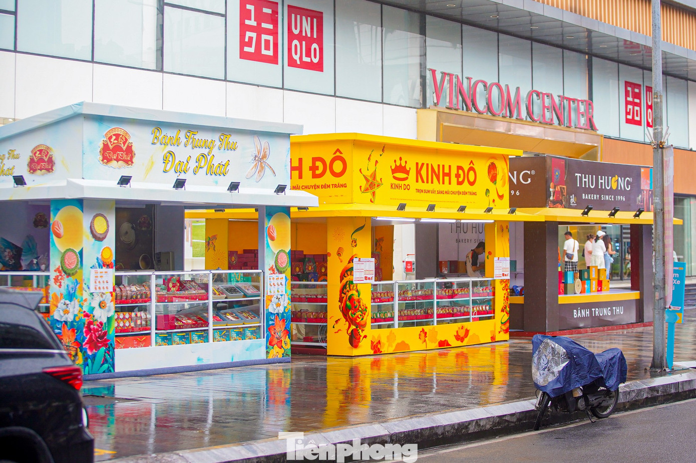 Bánh trung thu 'đổ bộ' khắp phố, tưởng không ế mà... ế không tưởng- Ảnh 1. Bánh trung thu 'đổ bộ' khắp phố, tưởng không ế mà... ế không tưởng- Ảnh 1.
