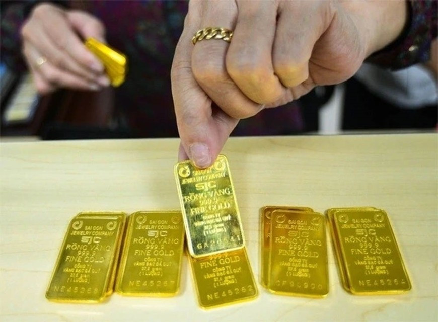 Khi nào ngân hàng, doanh nghiệp 'bơm' vàng ra thị trường?- Ảnh 1. Khi nào ngân hàng, doanh nghiệp 'bơm' vàng ra thị trường?- Ảnh 1.