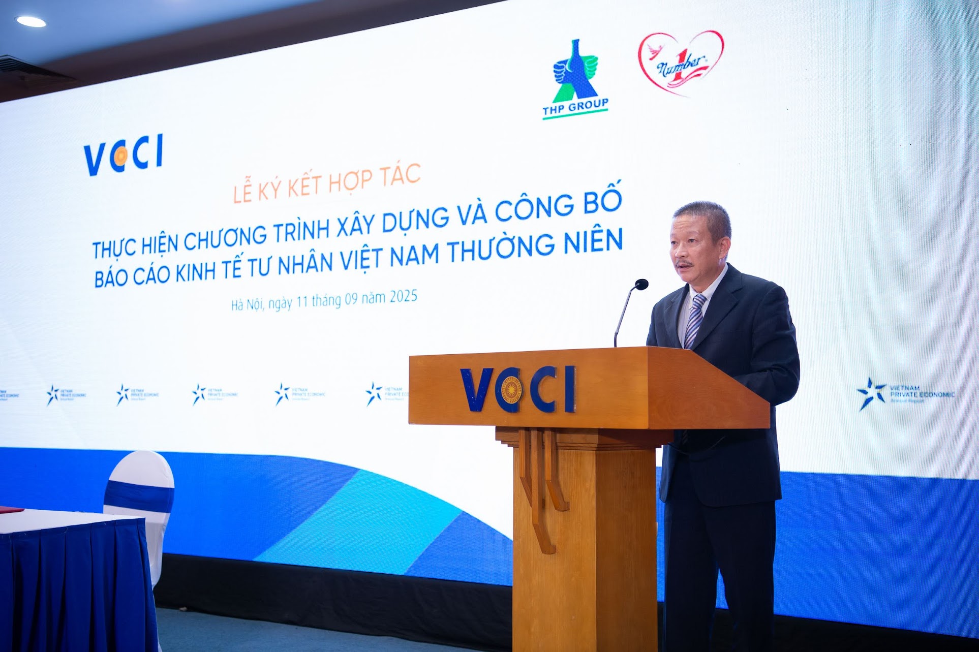 VCCI và Tập đoàn Tân Hiệp Phát hợp tác triển khai sáng kiến Báo cáo Kinh tế tư nhân Việt Nam thường niên- Ảnh 3.