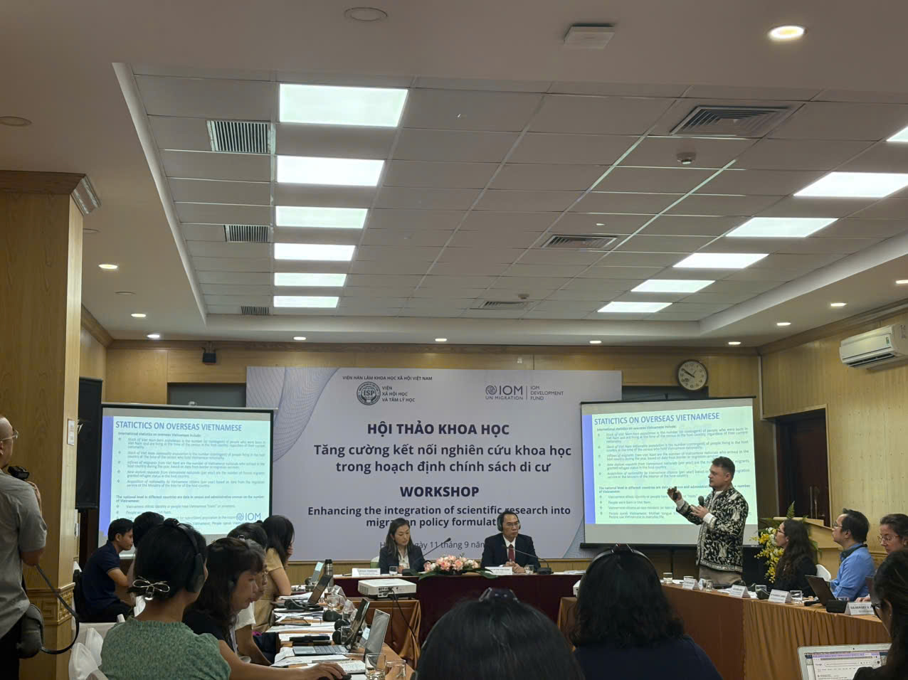 Hơn 6 triệu người Việt Nam ở nước ngoài gửi kiều hối về nước khoảng 16 tỉ USD- Ảnh 1. Hơn 6 triệu người Việt Nam ở nước ngoài gửi kiều hối về nước khoảng 16 tỉ USD- Ảnh 1.