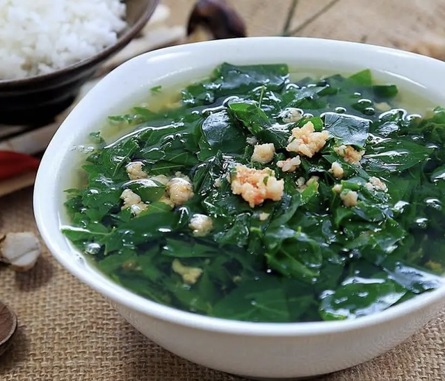 Loại rau được ví là "thần dược của sản phụ", rẻ hơn rau lang, rau cải: Ở Việt Nam chỉ nấu canh là quá phí- Ảnh 2.