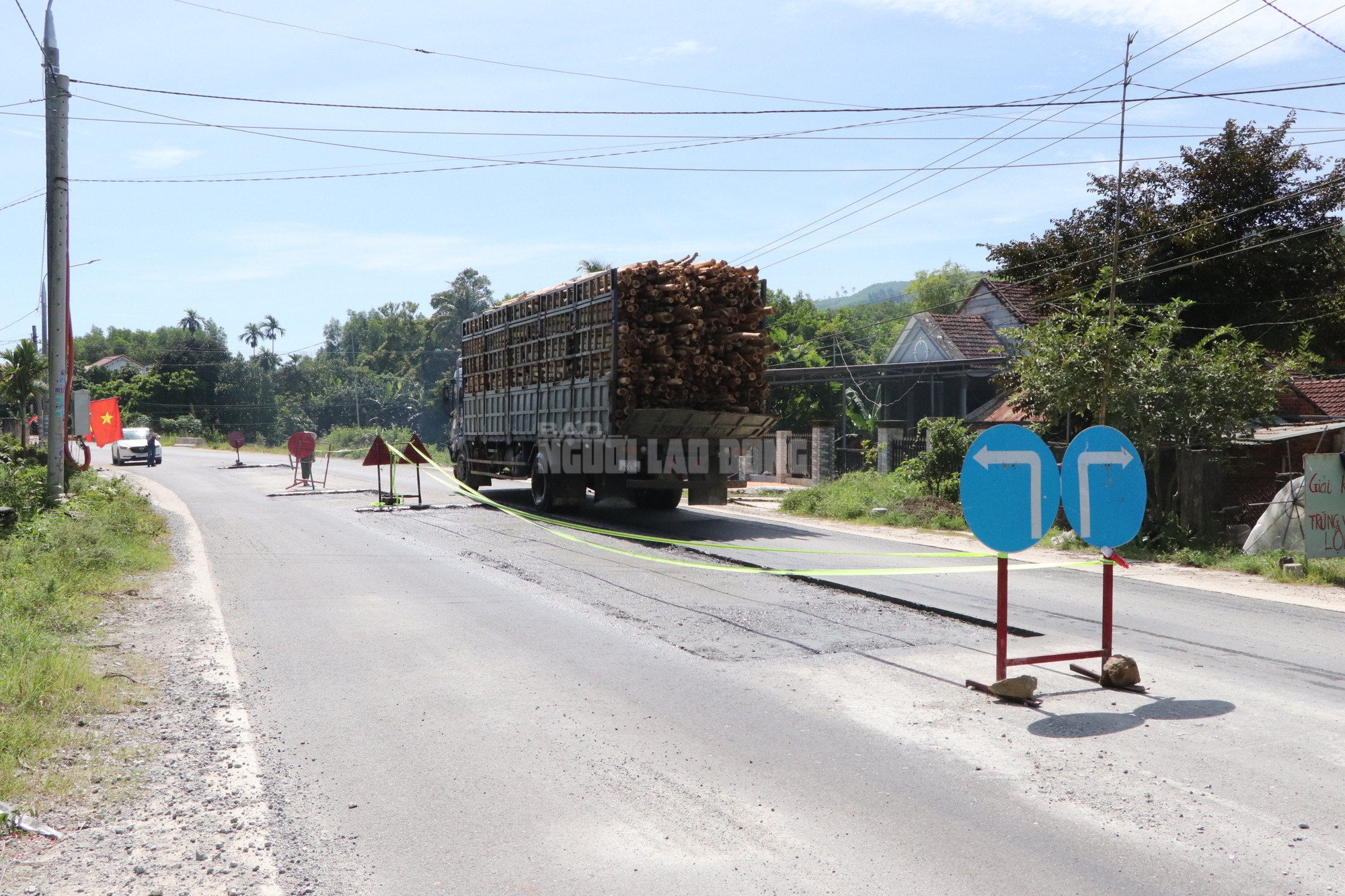 Đường 1.800 tỉ có Tập đoàn Thuận An thi công ở Đà Nẵng mới thảm nhựa đã hỏng- Ảnh 8. Đường 1.800 tỉ có Tập đoàn Thuận An thi công ở Đà Nẵng mới thảm nhựa đã hỏng- Ảnh 8.