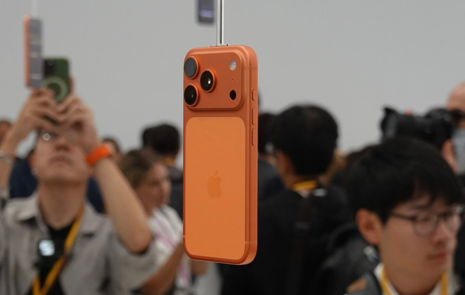 Vòng đời ngắn lịch sử của loạt "siêu phẩm" Apple, iPhone 17 Pro Max cũng không tránh được số phận- Ảnh 2.