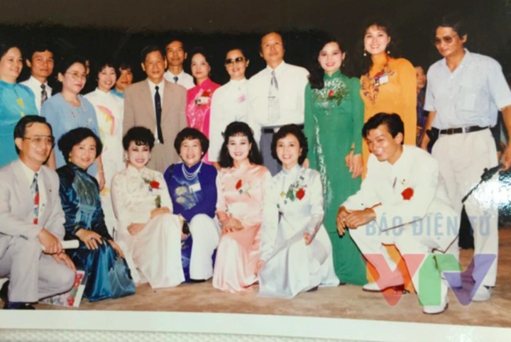 Nam NSƯT từng làm phụ hồ, thành giọng đọc huyền thoại của Thời sự VTV- Ảnh 3. Nam NSƯT từng làm phụ hồ, thành giọng đọc huyền thoại của Thời sự VTV- Ảnh 3.