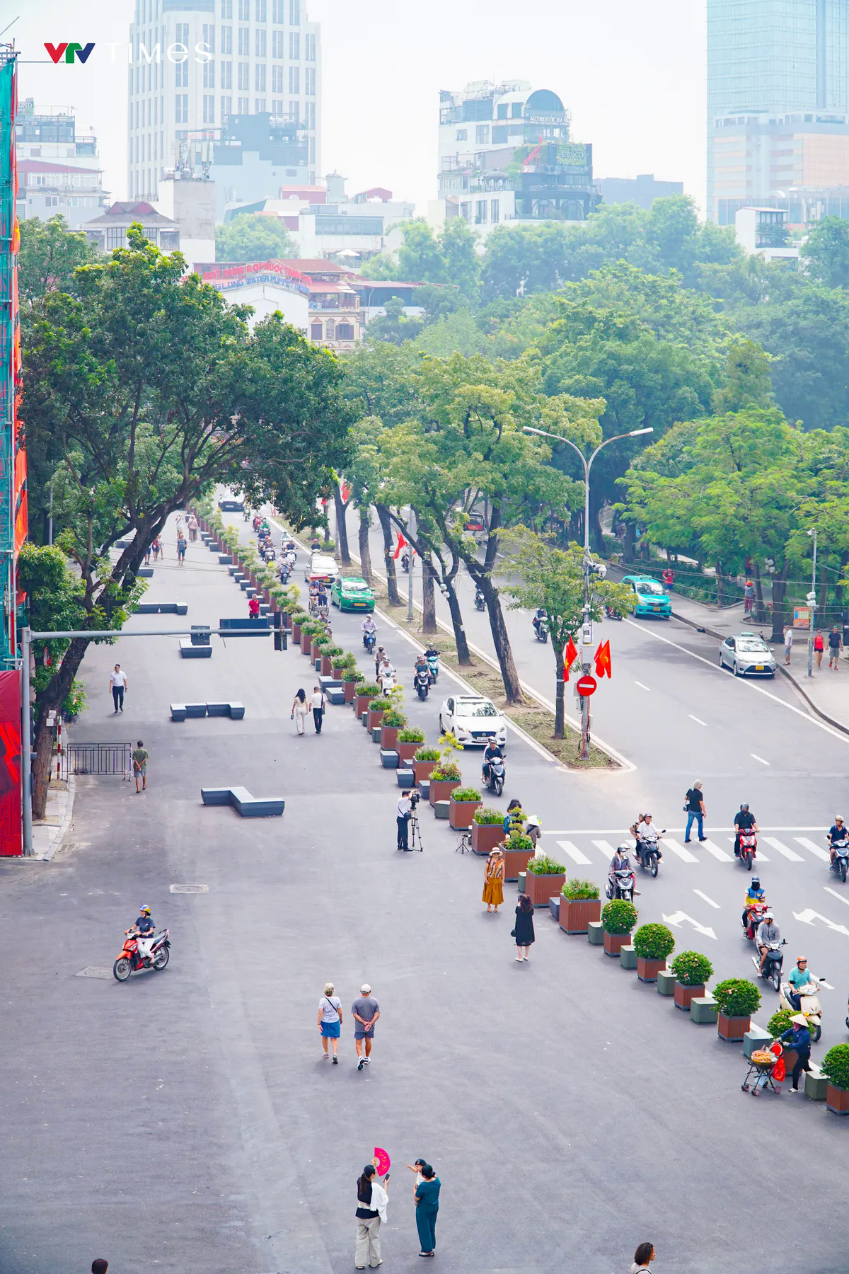 Quảng trường Đông Kinh Nghĩa Thục khoác lên mình diện mạo mới- Ảnh 16. Quảng trường Đông Kinh Nghĩa Thục khoác lên mình diện mạo mới- Ảnh 16.