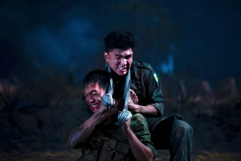 'Mưa đỏ' vượt 600 tỷ đồng- Ảnh 1.