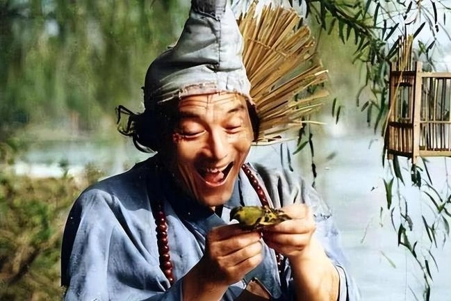Nam diễn viên nổi tiếng 2 lần bán nhà bị đồn "khánh kiệt", 92 tuổi nhiều con cháu nhưng vẫn vào viện dưỡng lão, nghe lý do mới giật mình- Ảnh 1.