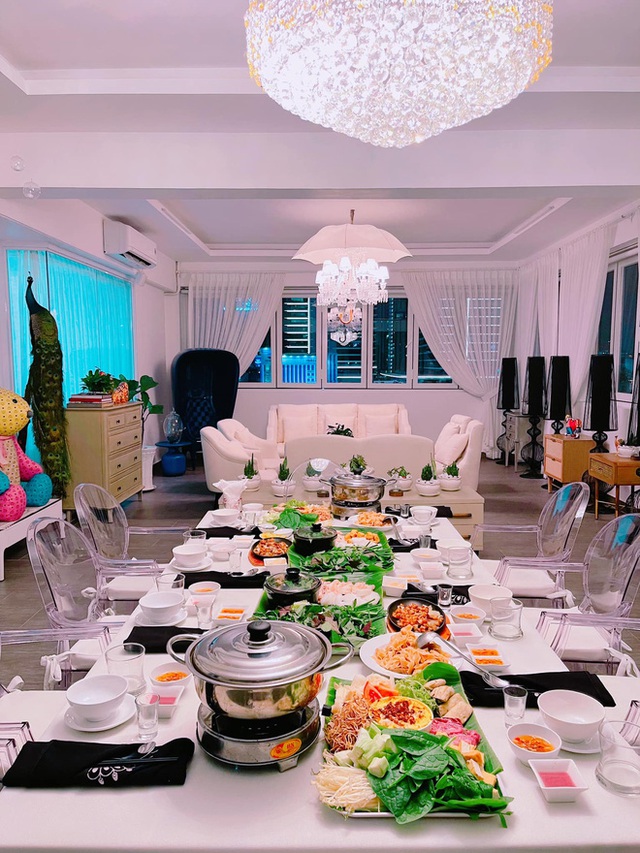 Đập chung cư 25 tầng xây dinh thự: Lý Nhã Kỳ giàu tới mức nào?- Ảnh 3. Đập chung cư 25 tầng xây dinh thự: Lý Nhã Kỳ giàu tới mức nào?- Ảnh 3.