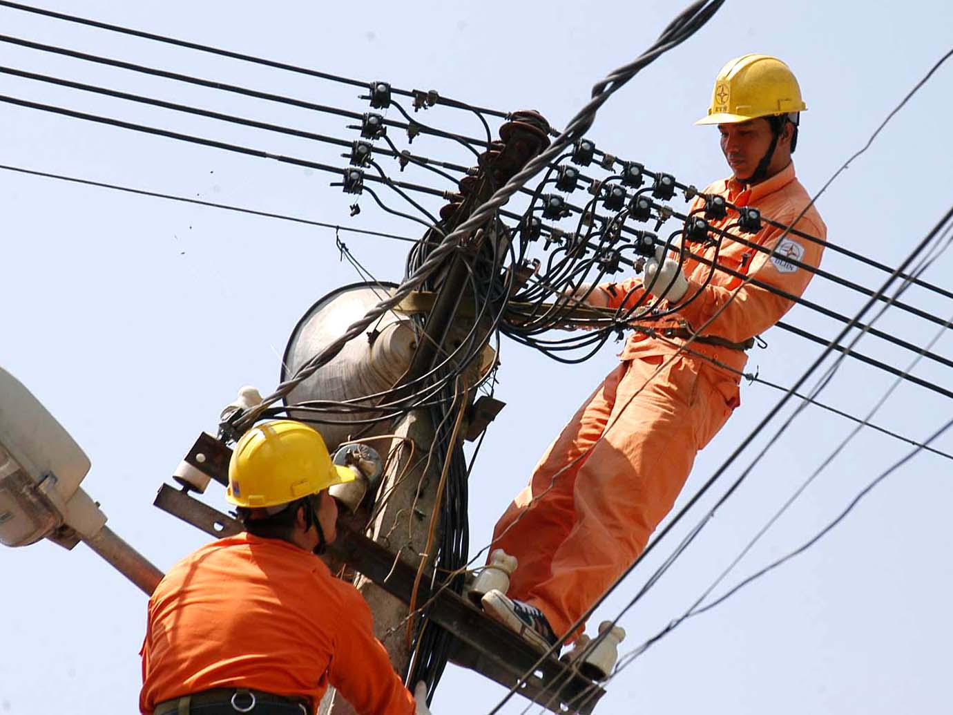 Giá điện "gánh" lỗ EVN tác động 30 triệu hộ gia đình, Hội Bảo vệ người tiêu dùng Việt Nam kiến nghị- Ảnh 1.