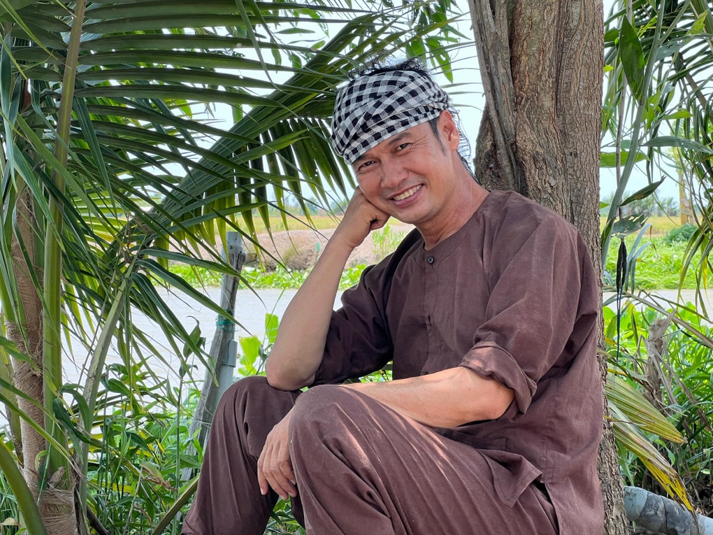 Nam diễn viên Việt lấy vợ trẻ kém 26 tuổi: Bí mật cưới fan, 52 tuổi mới đón con đầu lòng- Ảnh 1.