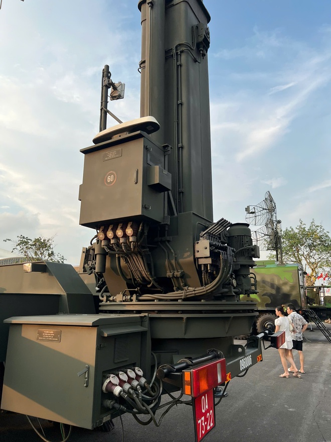 "Gã khổng lồ" của QĐND Việt Nam ở sự kiện quy tụ 7 triệu người: Nặng 40 tấn, phát hiện máy bay tàng hình- Ảnh 6.