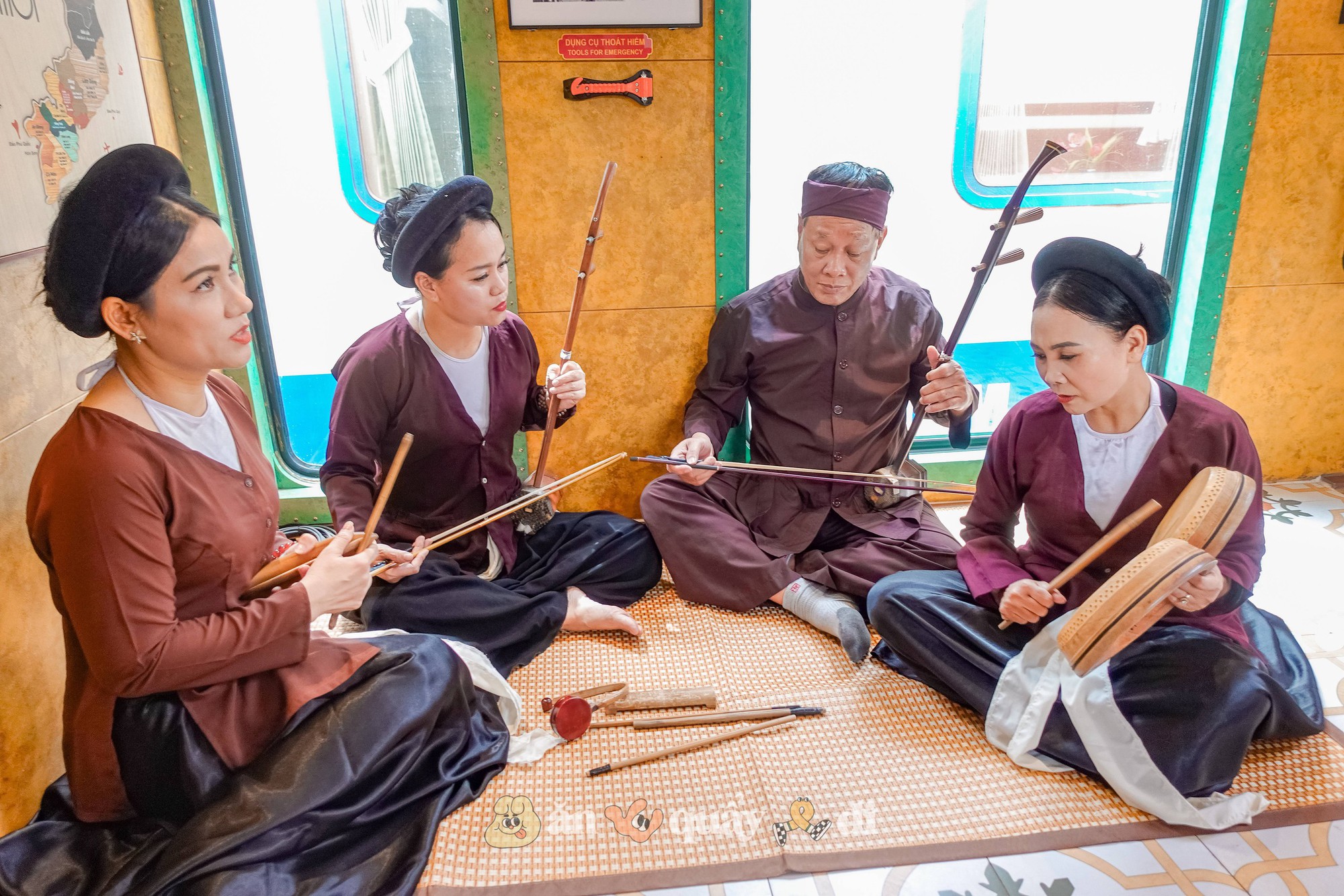 Chi 550k trải nghiệm 3,5h trên tàu Chi 550k trải nghiệm 3,5h trên tàu