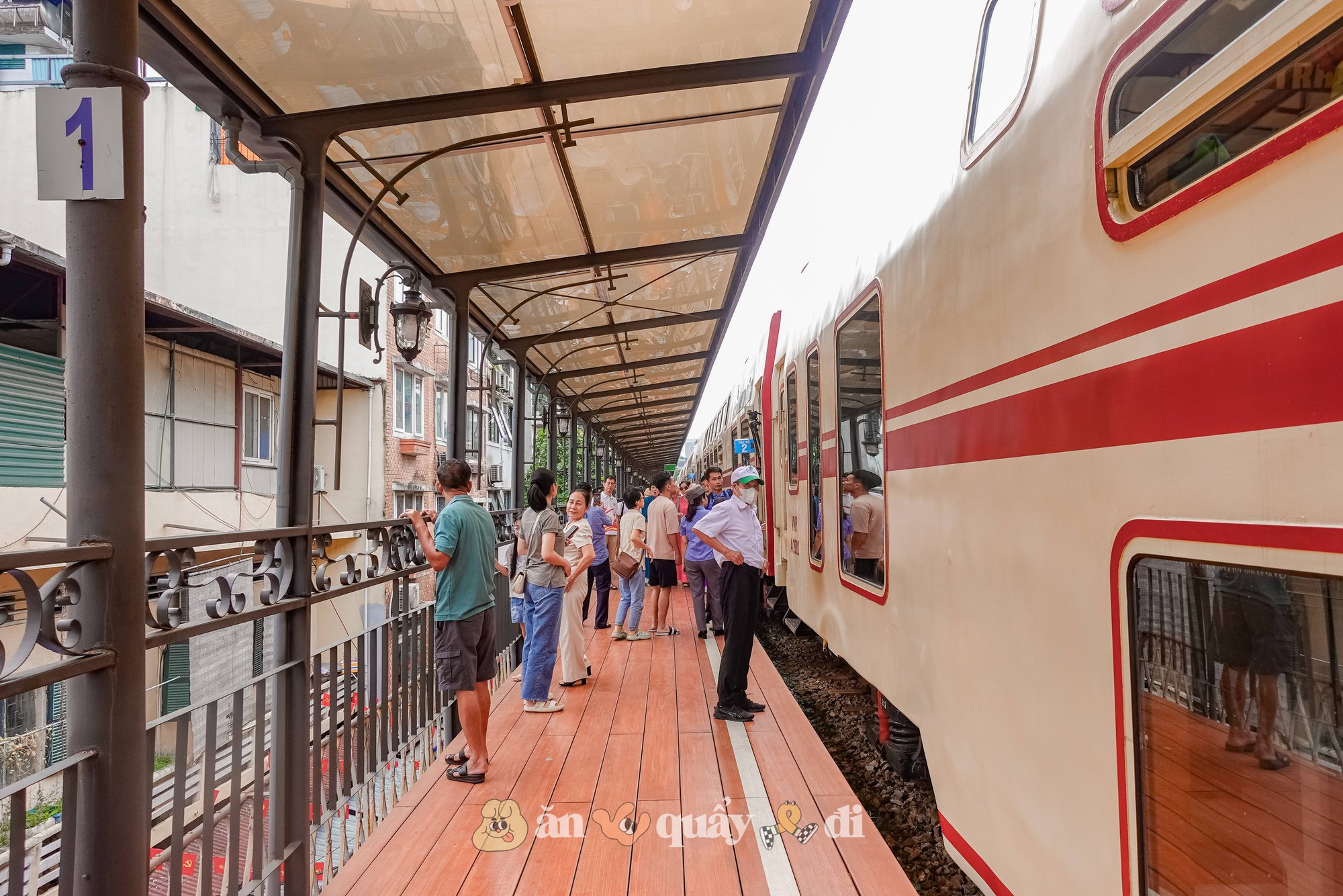 Chi 550k trải nghiệm 3,5h trên tàu Chi 550k trải nghiệm 3,5h trên tàu