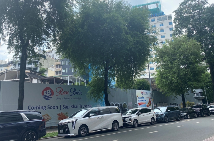 Sau 10 năm bất động, khu đất 'vàng' 4 mặt tiền trung tâm TP.HCM co người thuê- Ảnh 2.