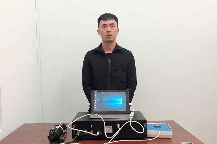 Công an cảnh báo nhận được kiểu tin nhắn SMS phải xóa ngay nếu không muốn mất tiền trong tài khoản- Ảnh 4.
