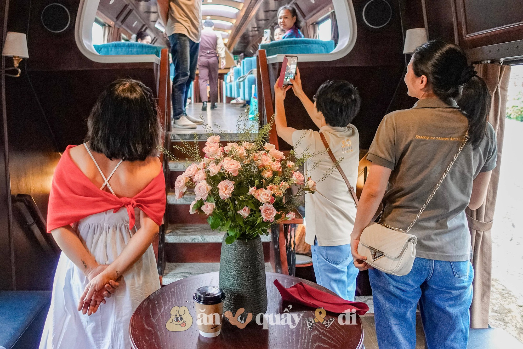 Chi 550k trải nghiệm 3,5h trên tàu Chi 550k trải nghiệm 3,5h trên tàu