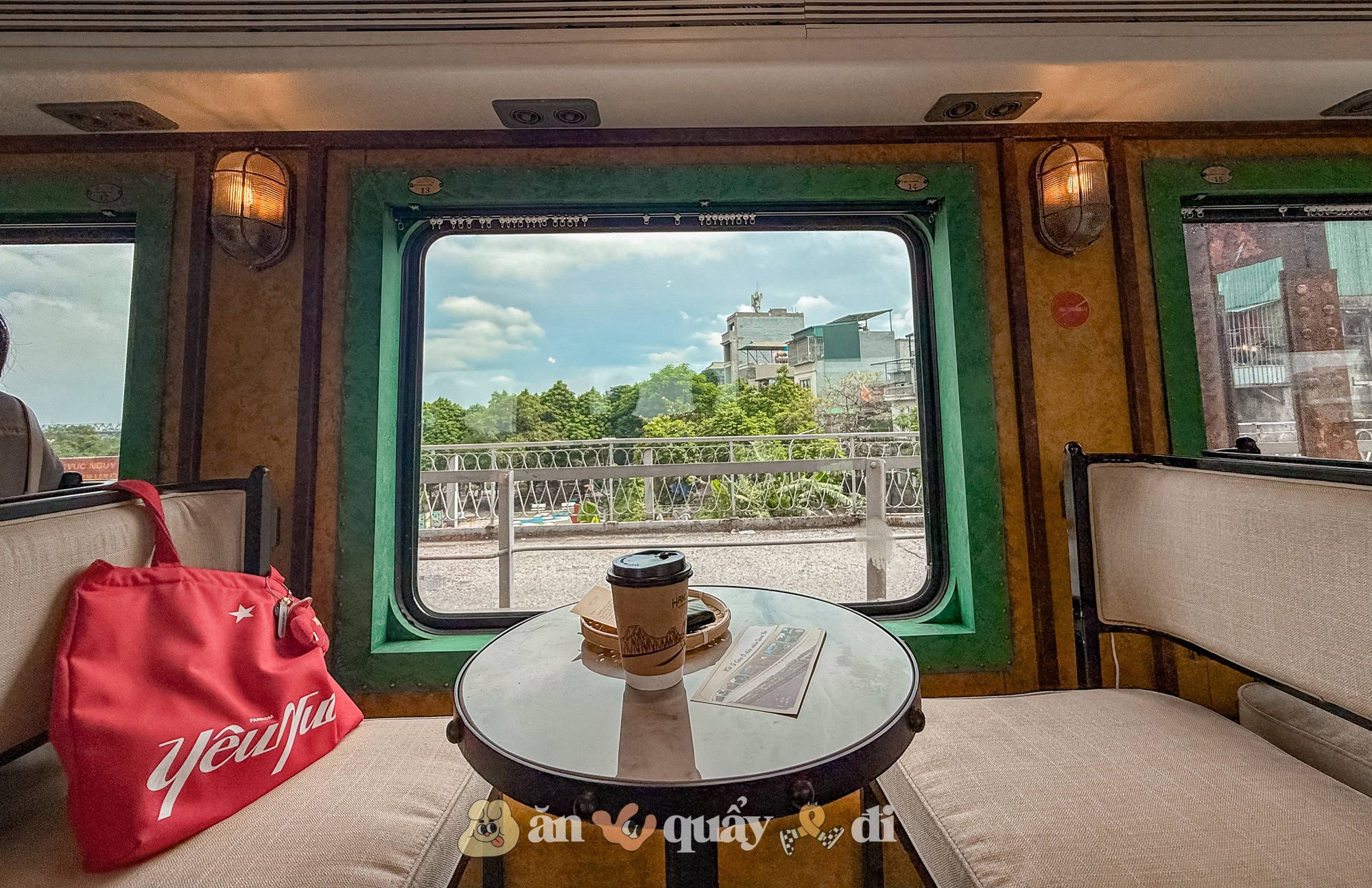Chi 550k trải nghiệm 3,5h trên tàu Chi 550k trải nghiệm 3,5h trên tàu
