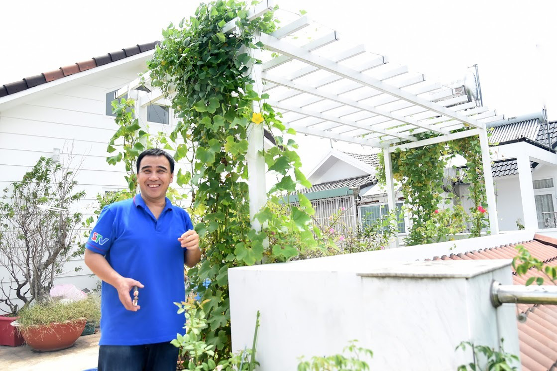 Phó Chủ tịch Hội điện ảnh Việt Nam và vợ đại gia: 20 năm mặn nồng, sống trong biệt thự đắt đỏ ở TP.HCM- Ảnh 7.