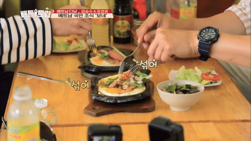 Món Việt lên đài truyền hình Hàn Quốc: Giá gây bất ngờ, du khách nhận xét "Không nghĩ bữa sáng lại ngon đến vậy!"- Ảnh 1.