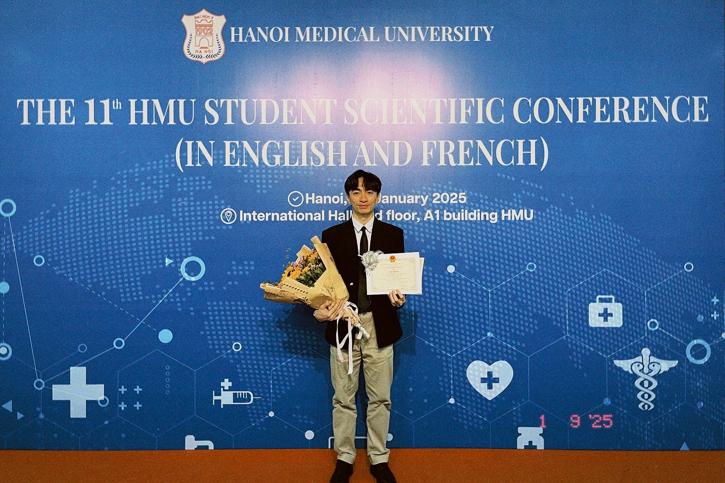 Đằng sau chiếc túi vải của bác sĩ nội trú Đại học Y Hà Nội chọn chuyên ngành “vào sinh ra tử”- Ảnh 2.