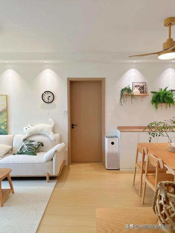 Cuộc sống tối giản của người phụ nữ 40 tuổi: Ngôi nhà 72m² sạch sẽ, tiện nghi và “giàu có” từ trong nếp sống- Ảnh 6. Cuộc sống tối giản của người phụ nữ 40 tuổi: Ngôi nhà 72m² sạch sẽ, tiện nghi và “giàu có” từ trong nếp sống- Ảnh 6.