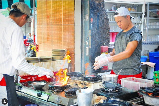 Món Việt lên đài truyền hình Hàn Quốc: Giá gây bất ngờ, du khách nhận xét "Không nghĩ bữa sáng lại ngon đến vậy!"- Ảnh 3.