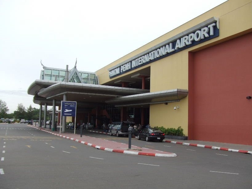 Đêm "lạ kỳ" ở sân bay quốc tế 66 năm tuổi của Campuchia: Những chiếc máy bay thương mại cuối cùng rời đi, một kỷ nguyên khép lại- Ảnh 1. Đêm "lạ kỳ" ở sân bay quốc tế 66 năm tuổi của Campuchia: Những chiếc máy bay thương mại cuối cùng rời đi, một kỷ nguyên khép lại- Ảnh 1.