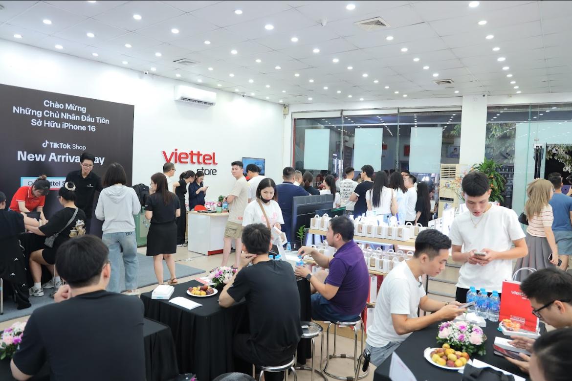 Đặt trước iPhone 17, iPhone Air ưu đãi tại Viettel Store, giảm ngay 4 triệu đồng qua MBBank- Ảnh 2. Đặt trước iPhone 17, iPhone Air ưu đãi tại Viettel Store, giảm ngay 4 triệu đồng qua MBBank- Ảnh 2.