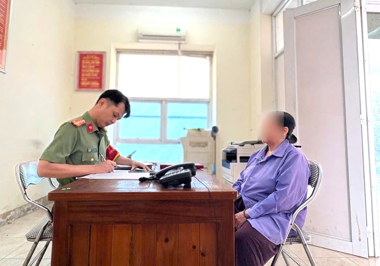 Người phụ nữ đến công an phường hỏi thông tin chuyển khoản 163 triệu đồng vào STK MB Bank, lực lượng chức năng khẳng định có dấu hiệu bất thường- Ảnh 1.