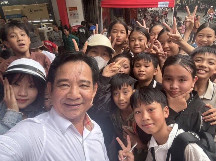 Cuộc đời trái ngược của cặp bài trùng nổi tiếng nhất 'Gặp nhau cuối tuần'- Ảnh 2.