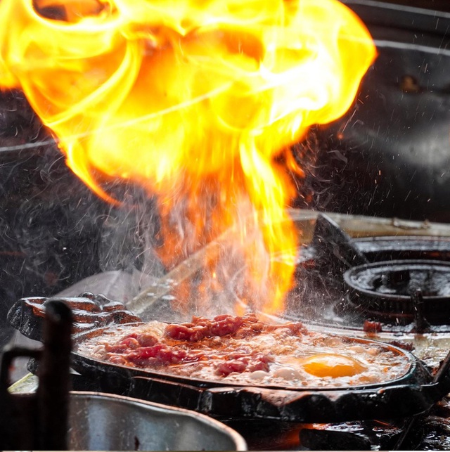 Món Việt lên đài truyền hình Hàn Quốc: Giá gây bất ngờ, du khách nhận xét "Không nghĩ bữa sáng lại ngon đến vậy!"- Ảnh 2.