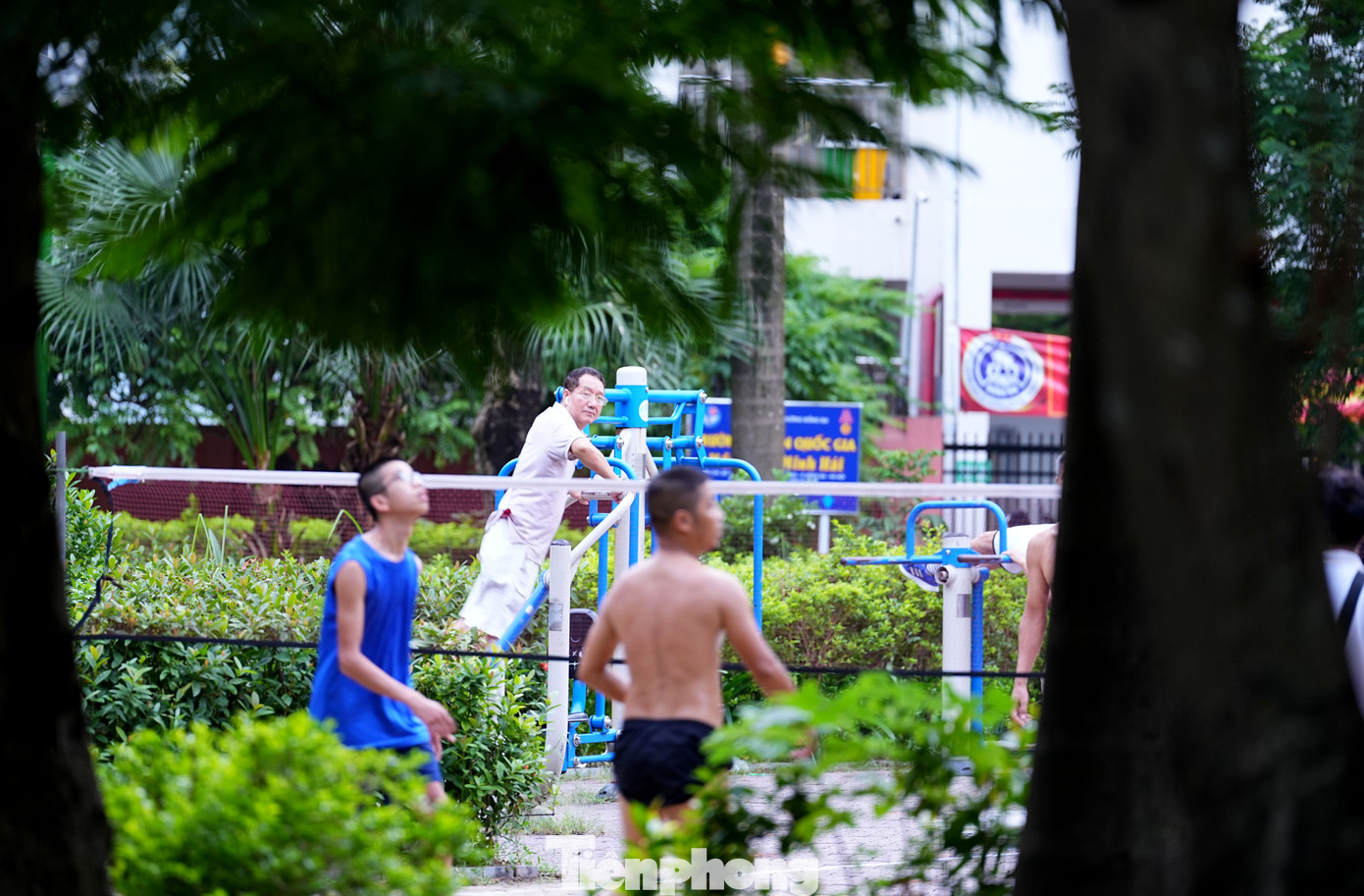 Cảnh hoang tàn, xuống cấp tại vườn hoa 52 tỷ ở Hà Nội- Ảnh 22.