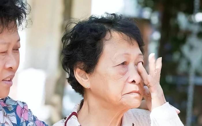 Ngoài 60 tuổi, muốn các con hiếu thảo, chớ dại nhắc đến 4 câu này: Hậu quả có thể khiến bạn cô đơn tuổi già- Ảnh 1.