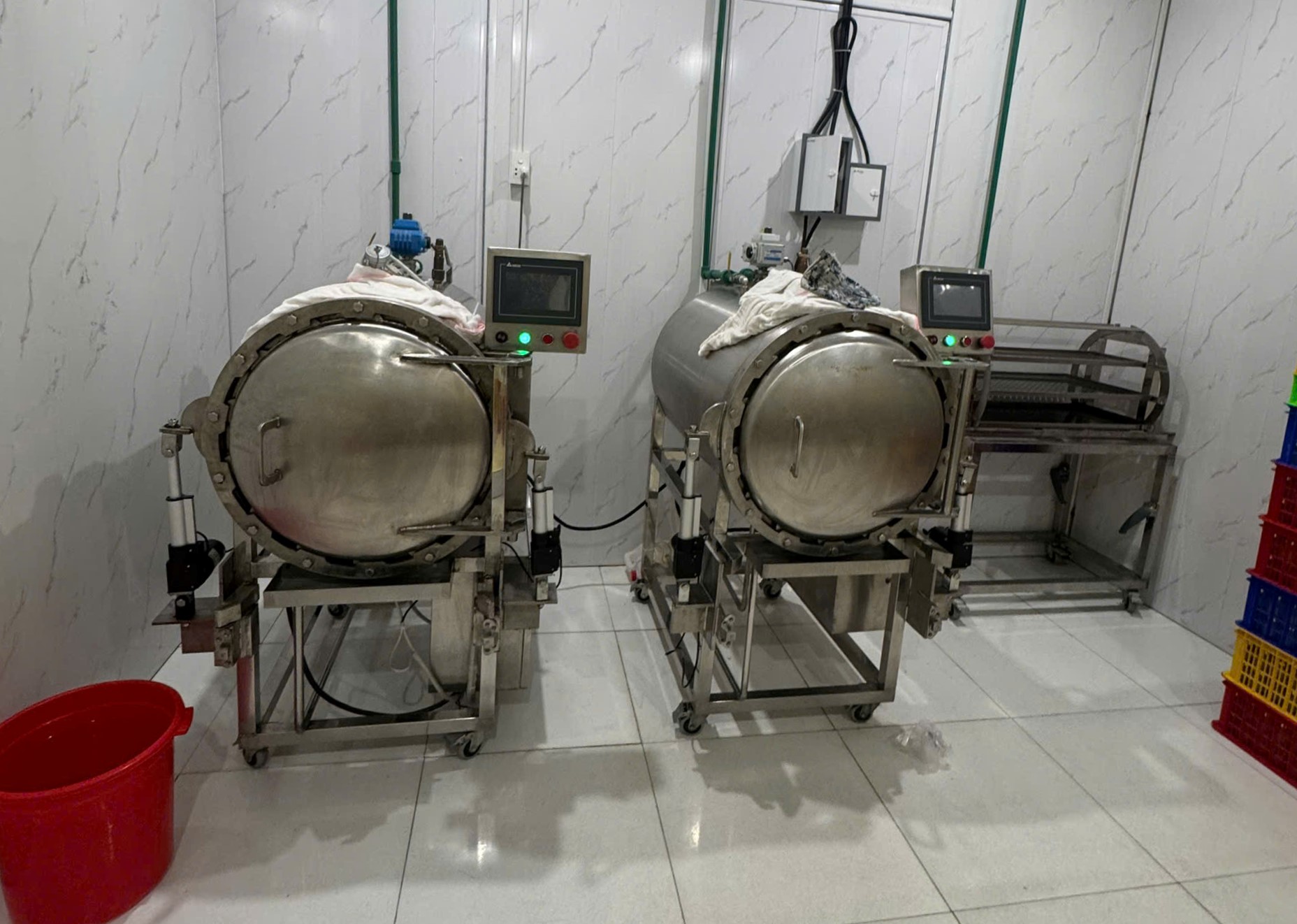 Cận cảnh quy mô gây choáng của "tổng kho" sản xuất nước yến giả tại Đà Nẵng- Ảnh 6.