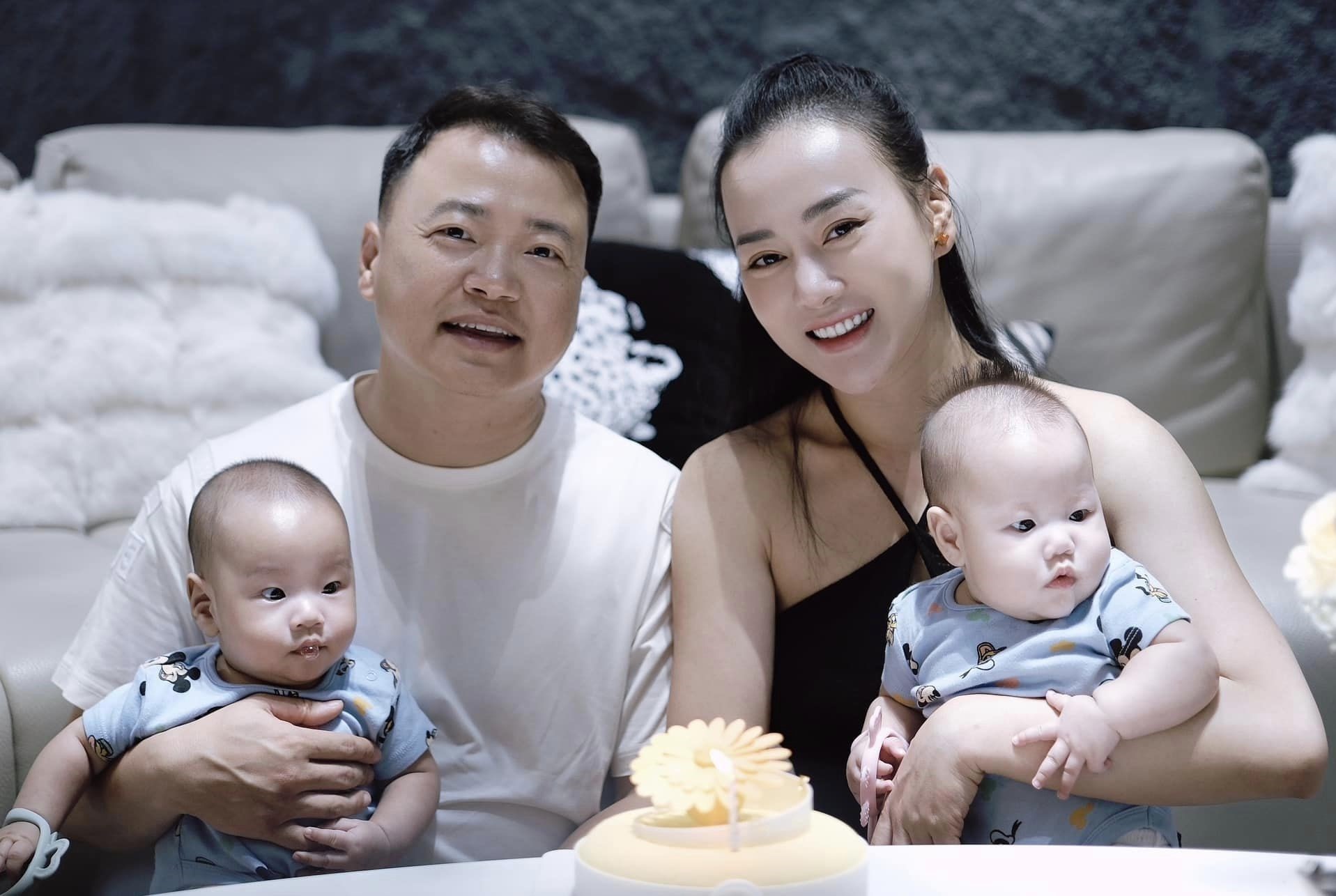 Lý do Phương Oanh cho 2 nhóc tỳ "nhập ngũ" dù mới hơn 1 tuổi- Ảnh 7. Lý do Phương Oanh cho 2 nhóc tỳ "nhập ngũ" dù mới hơn 1 tuổi- Ảnh 7.