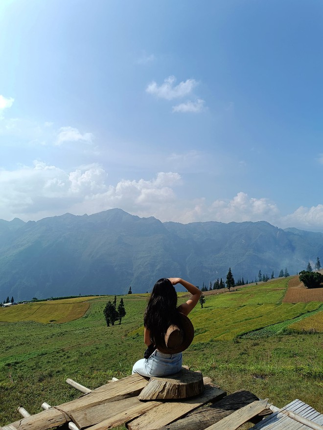 Thảo nguyên rộng lớn ngay vùng núi phía Bắc, cách Hà Nội 400km: Du khách nhận xét "như Châu Âu thu nhỏ"- Ảnh 5. Thảo nguyên rộng lớn ngay vùng núi phía Bắc, cách Hà Nội 400km: Du khách nhận xét "như Châu Âu thu nhỏ"- Ảnh 5.