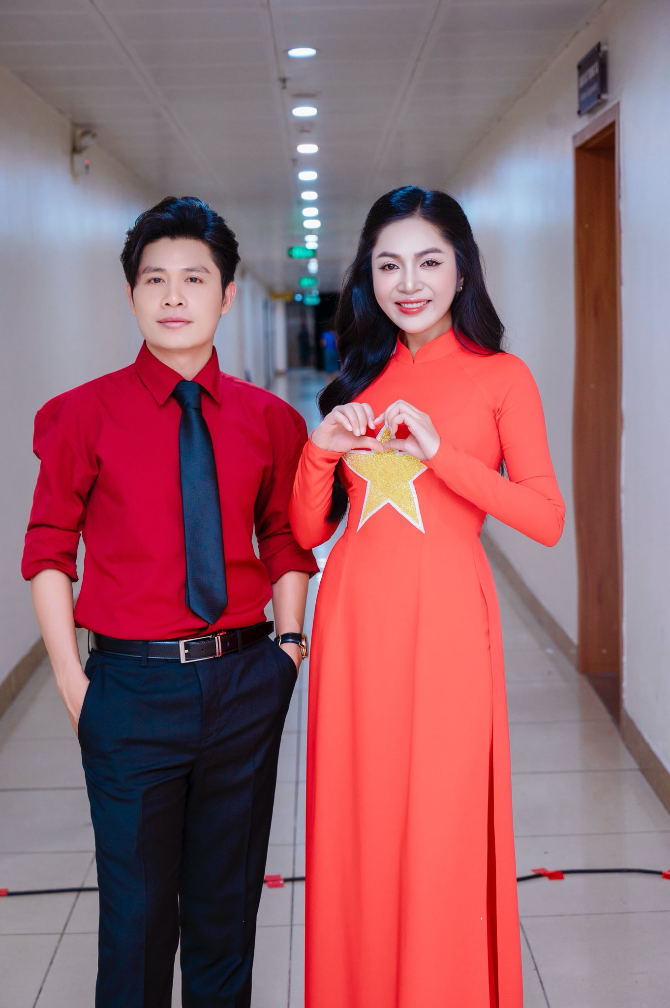 Giọng ca Nhạc viện cực đắt show hiện tại: Từ 0 cát-xê đến “đổi đời” nhờ hit quốc dân 6.5 tỷ view, cứ hát nhạc cách mạng là hot- Ảnh 2. Giọng ca Nhạc viện cực đắt show hiện tại: Từ 0 cát-xê đến “đổi đời” nhờ hit quốc dân 6.5 tỷ view, cứ hát nhạc cách mạng là hot- Ảnh 2.